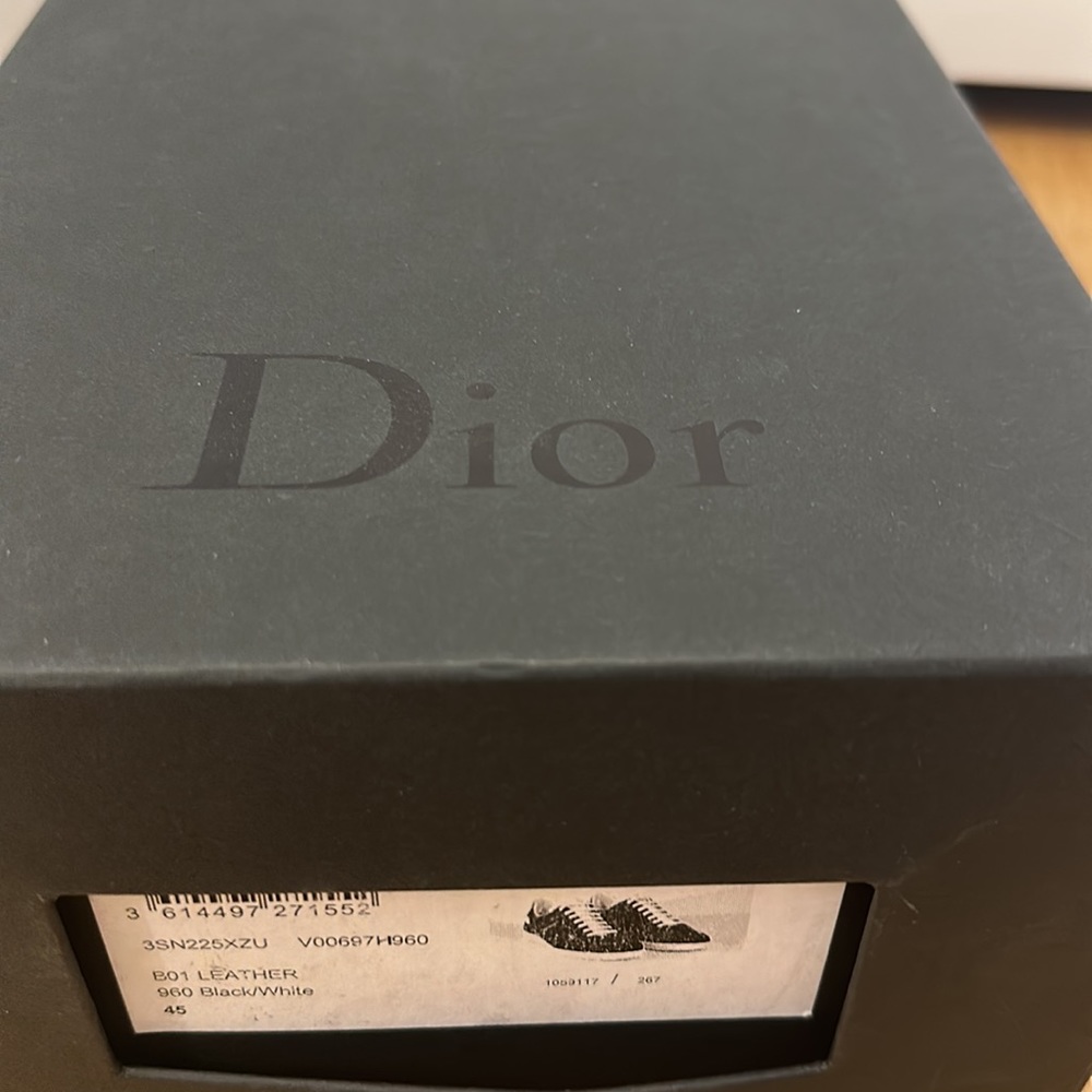 DIOR B01 SNEAKER
Black Smooth Calfskin and Suede - Picture 7 of 7